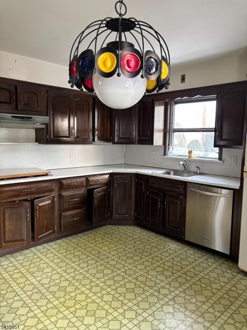 384 Madeline Ave, Garfield City, NJ 07026