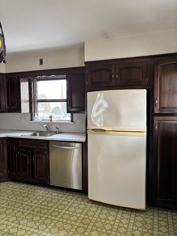 384 Madeline Ave, Garfield City, NJ 07026