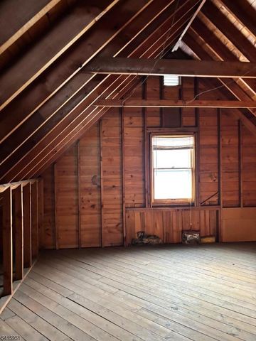 384 Madeline Ave, Garfield City, NJ 07026