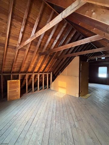 384 Madeline Ave, Garfield City, NJ 07026