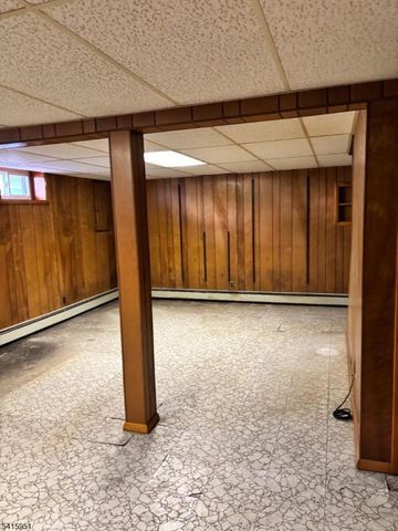 384 Madeline Ave, Garfield City, NJ 07026