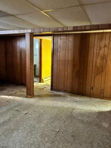 384 Madeline Ave, Garfield City, NJ 07026