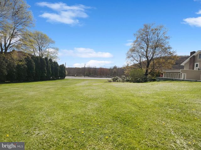 794 CLAREMONT AVE, Tamaqua, PA 18252