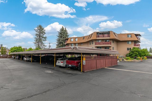 9024 N Country Homes Blvd, Spokane, WA 99218