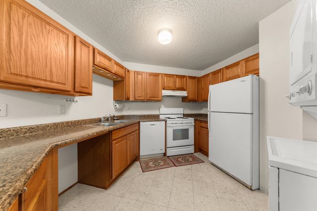9024 N Country Homes Blvd, Spokane, WA 99218