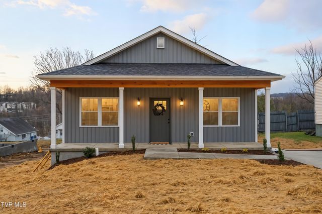 389 Wallace Pike, Bristol, VA 24201
