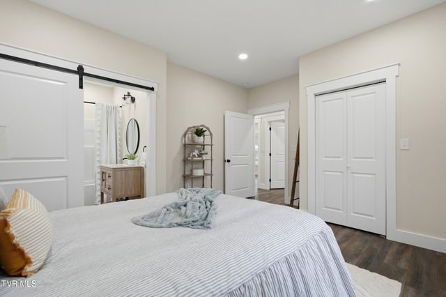 389 Wallace Pike, Bristol, VA 24201