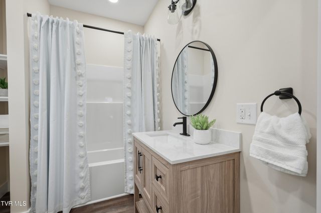 389 Wallace Pike, Bristol, VA 24201