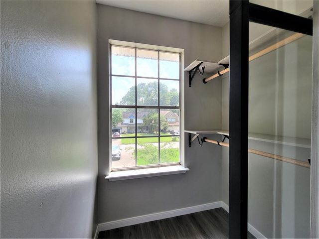 5110 Shady Gardens Drive, Houston, TX 77339