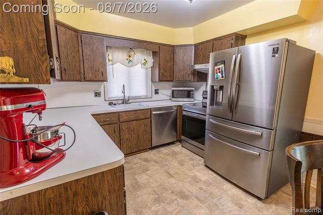29447 Ravine Drive, Livonia, MI 48152