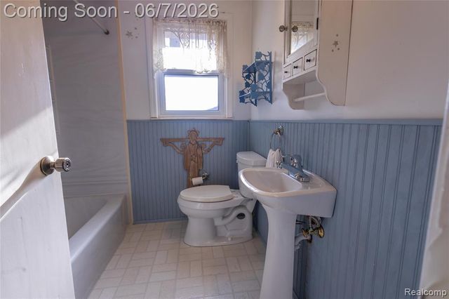 29447 Ravine Drive, Livonia, MI 48152