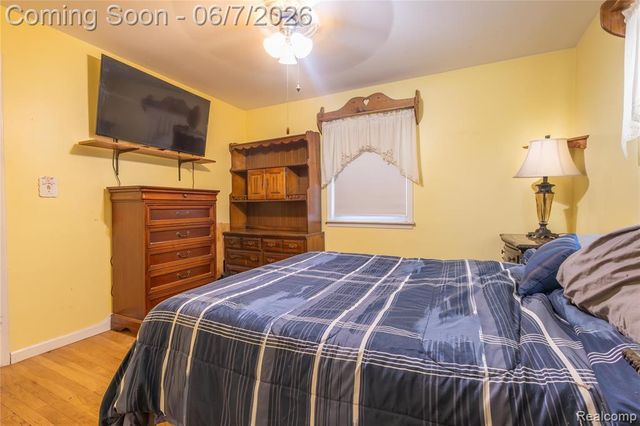 29447 Ravine Drive, Livonia, MI 48152