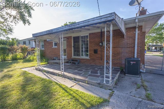 29447 Ravine Drive, Livonia, MI 48152