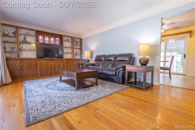 29447 Ravine Drive, Livonia, MI 48152