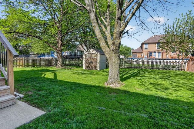 290 W Westhoff Place, Gardner, KS 66030