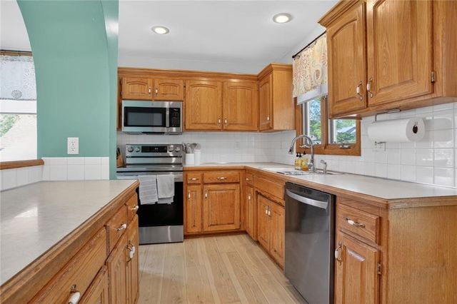 290 W Westhoff Place, Gardner, KS 66030