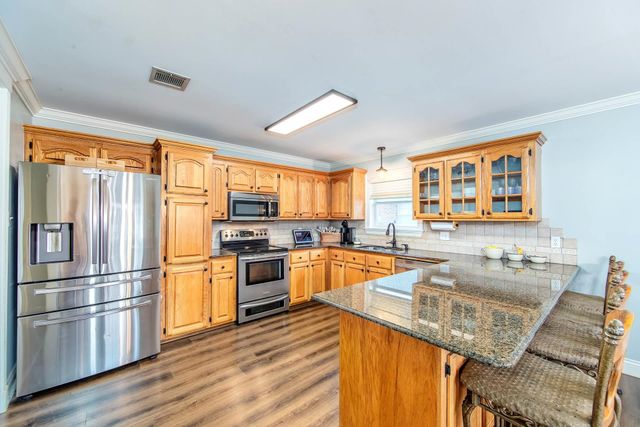 1025 Rebecca Dr, Houma, LA 70360