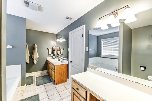 1025 Rebecca Dr, Houma, LA 70360