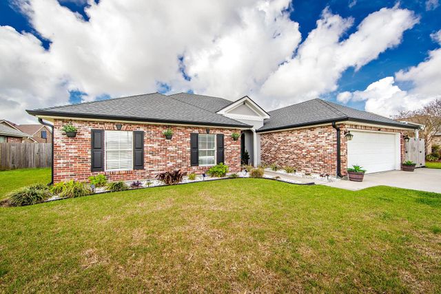 1025 Rebecca Dr, Houma, LA 70360