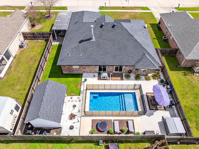 1025 Rebecca Dr, Houma, LA 70360