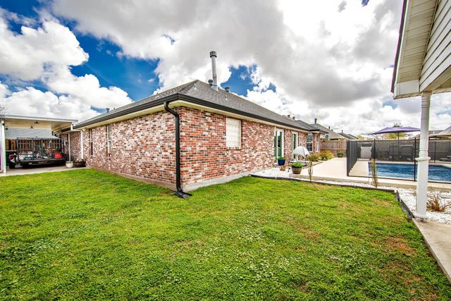 1025 Rebecca Dr, Houma, LA 70360