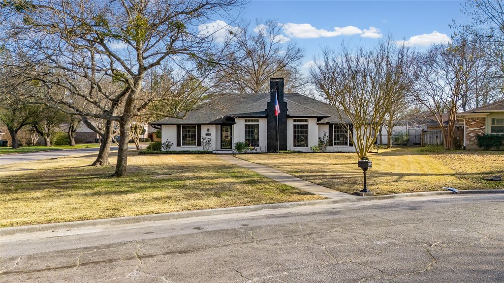 403 Muskrat Place, Greenville, TX 75402