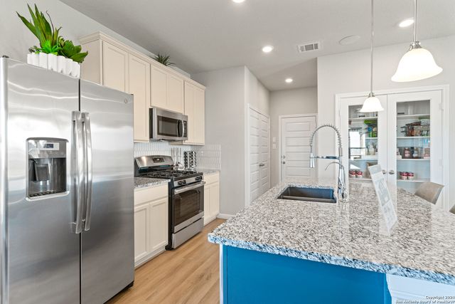 9311 KINSEL PARK, Converse, TX 78109