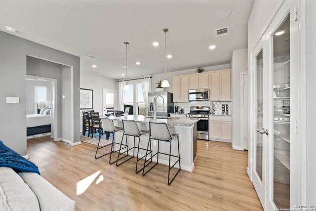 9311 KINSEL PARK, Converse, TX 78109