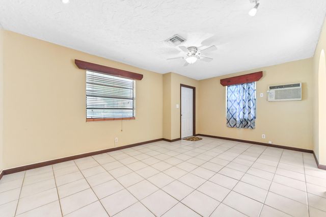811 32nd Street, West Palm Beach, FL 33407