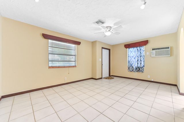 811 32nd Street, West Palm Beach, FL 33407