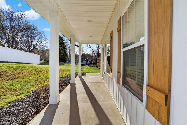 4434 Gracemont Drive, Winston-salem, NC 27106