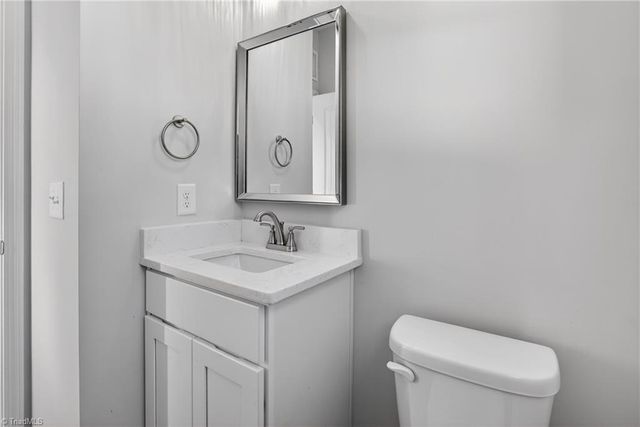 4434 Gracemont Drive, Winston-salem, NC 27106