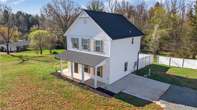 4434 Gracemont Drive, Winston-salem, NC 27106