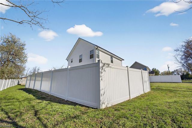 4434 Gracemont Drive, Winston-salem, NC 27106