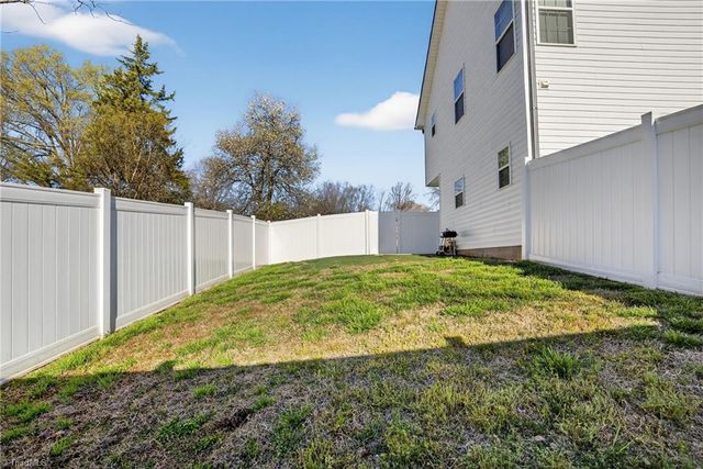 4434 Gracemont Drive, Winston-salem, NC 27106