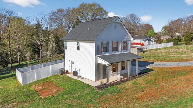 4434 Gracemont Drive, Winston-salem, NC 27106
