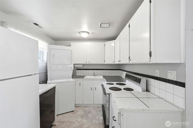 5705 238th Street SW, Mountlake Terrace, WA 98043