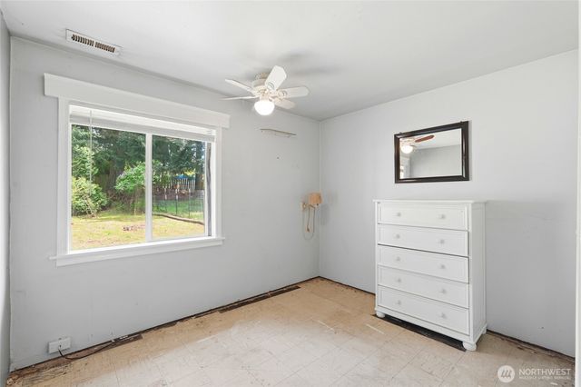 5705 238th Street SW, Mountlake Terrace, WA 98043