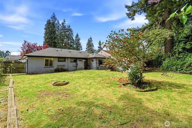 5705 238th Street SW, Mountlake Terrace, WA 98043