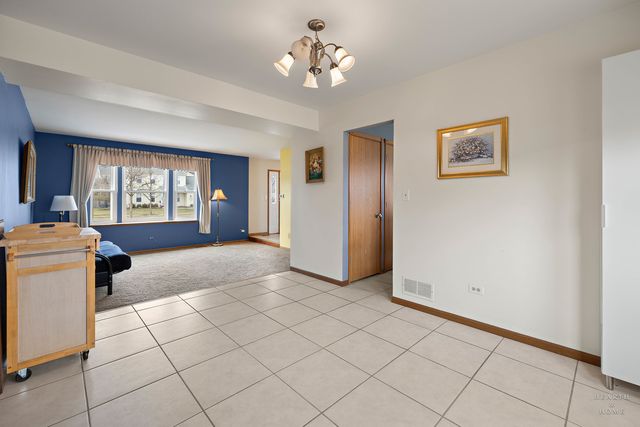 1278 Regent Drive, Mundelein, IL 60060