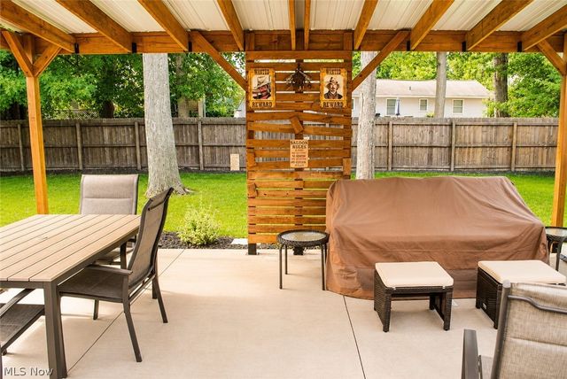 40011 Hope Court, Elyria, OH 44035