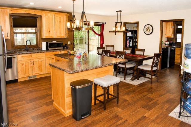 40011 Hope Court, Elyria, OH 44035