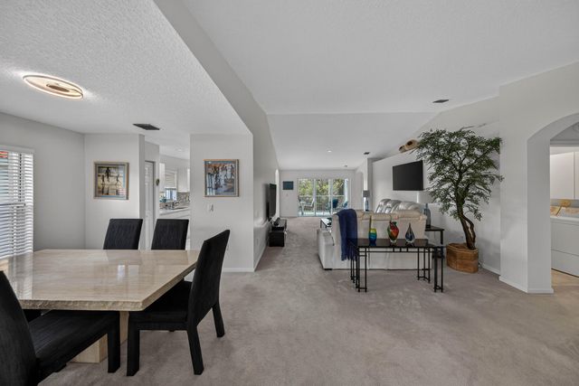 7676 Springwater Place 201, Boynton Beach, FL 33437