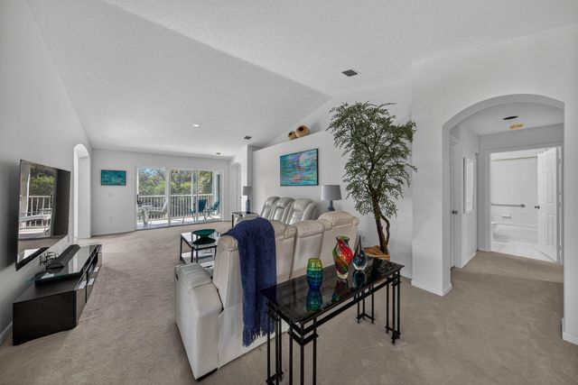 7676 Springwater Place 201, Boynton Beach, FL 33437