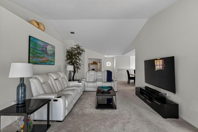 7676 Springwater Place 201, Boynton Beach, FL 33437