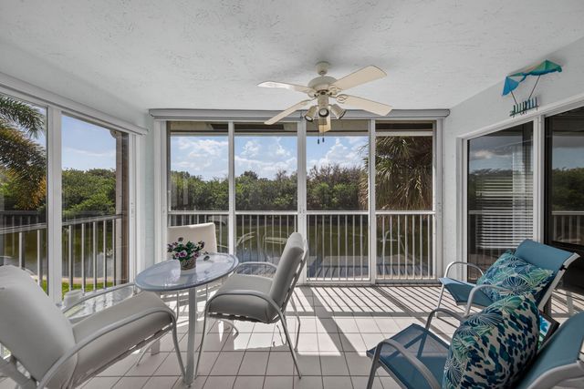 7676 Springwater Place 201, Boynton Beach, FL 33437