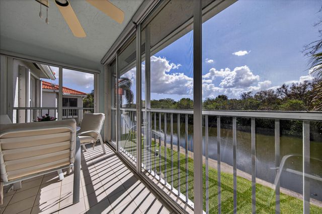 7676 Springwater Place 201, Boynton Beach, FL 33437