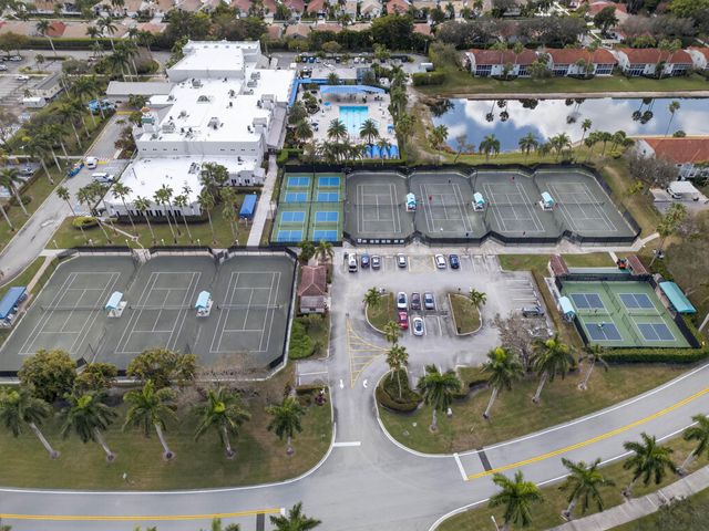 7676 Springwater Place 201, Boynton Beach, FL 33437