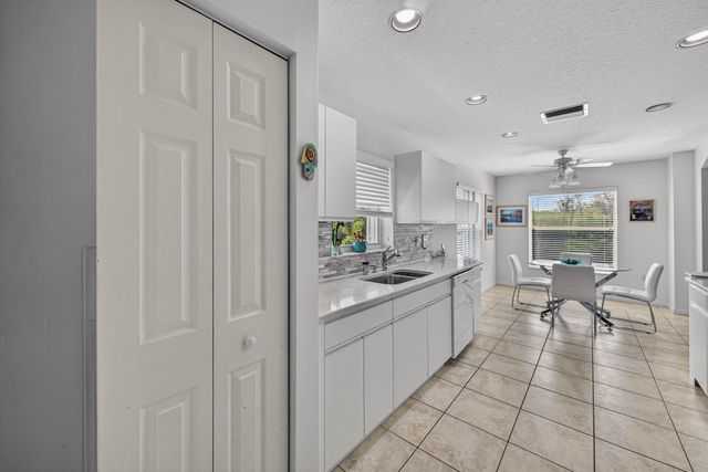 7676 Springwater Place 201, Boynton Beach, FL 33437