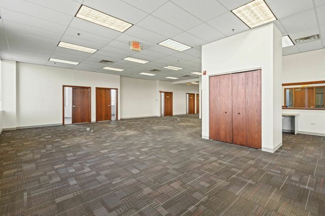 9645 Lincolnway Lane 211, Frankfort, IL 60423